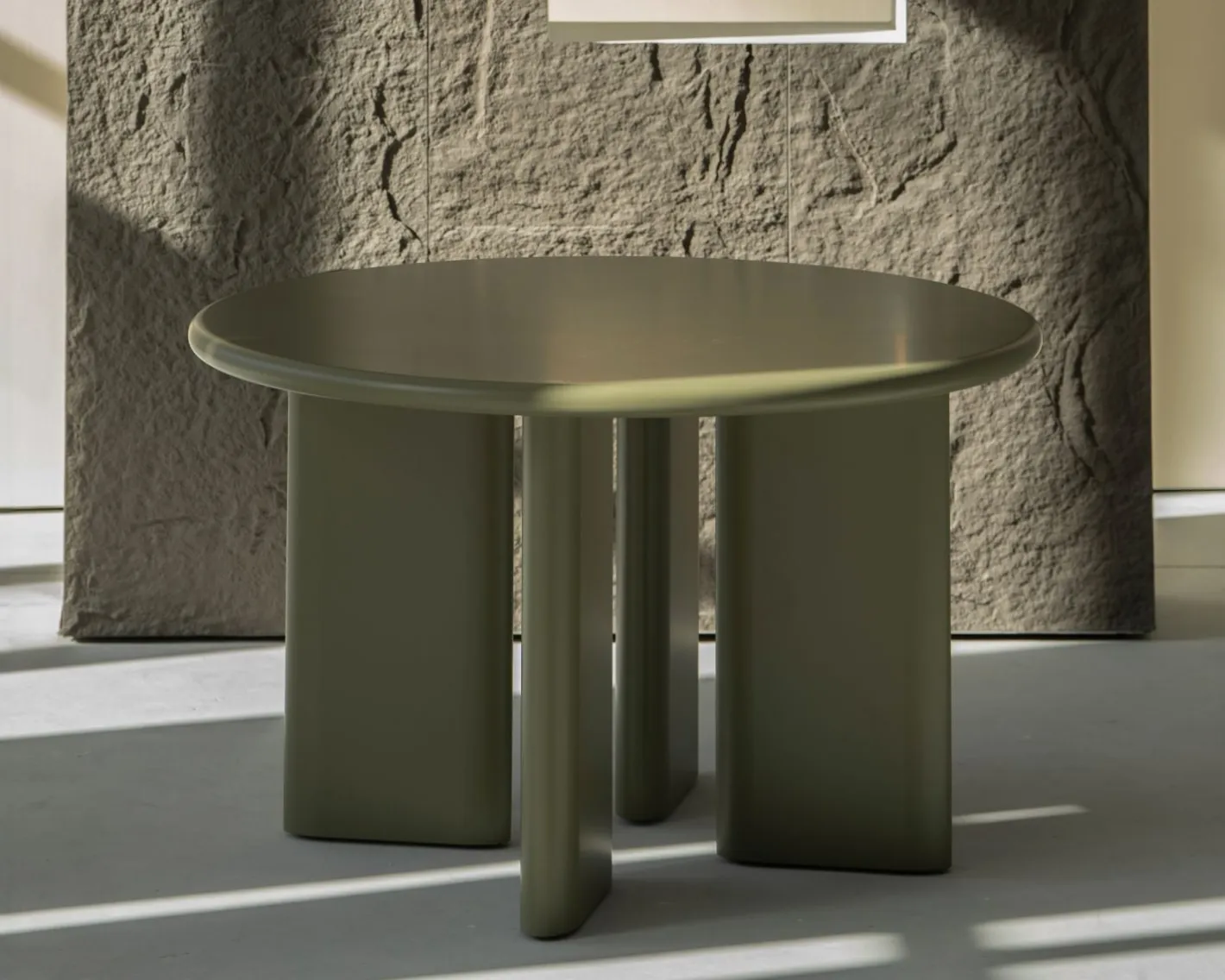 Hot Table de repas ronde coloris vert sauge "Odyna" 120 cm piètement sculptural Table À Manger Ronde Ou Ovale