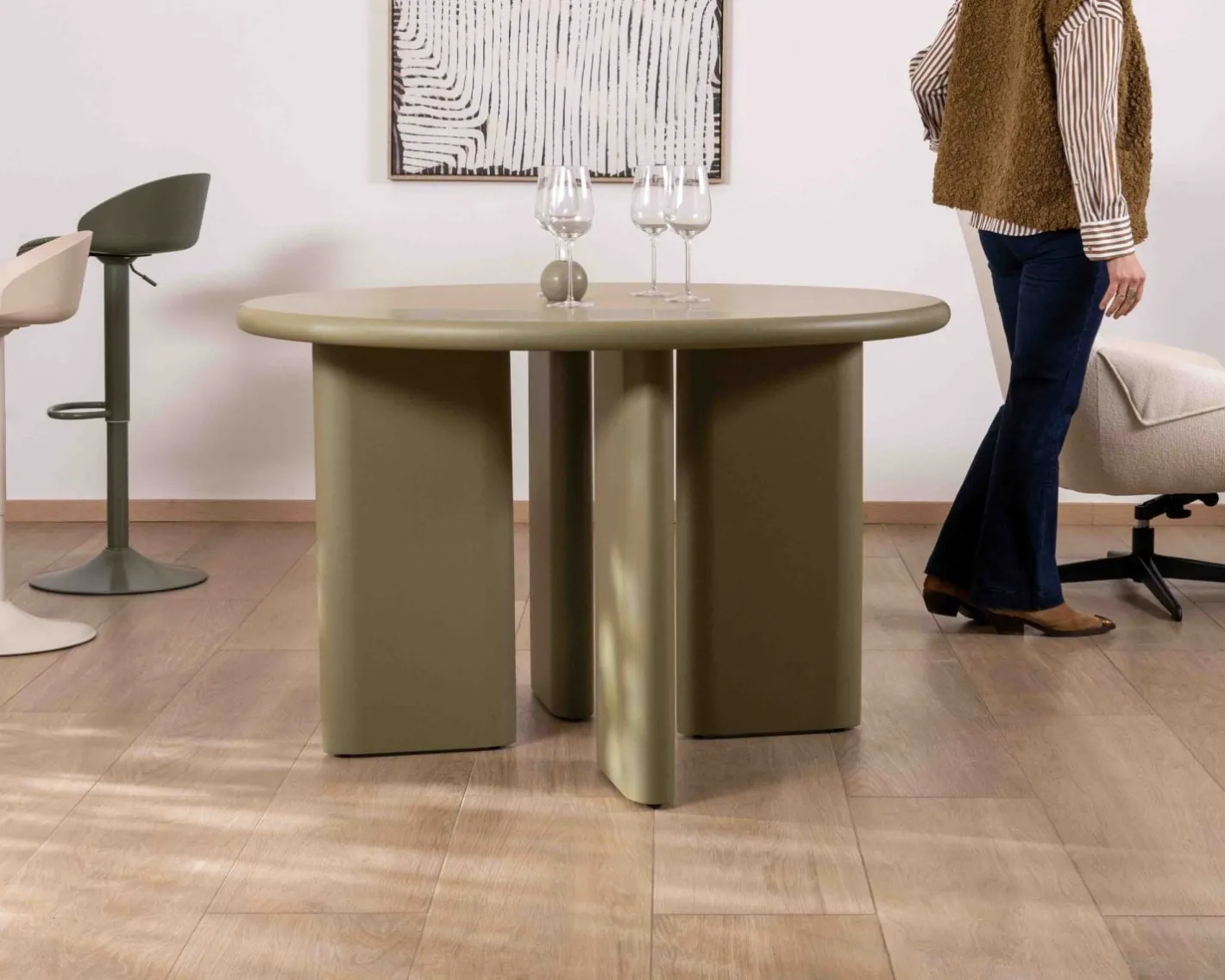 Hot Table de repas ronde coloris vert sauge "Odyna" 120 cm piètement sculptural Table À Manger Ronde Ou Ovale