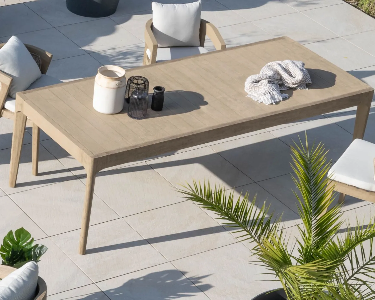 Outlet Table de repas spécial outdoor 240cm en teck finition sablée et grisée "Vérone" Table À Manger Rectangulaire