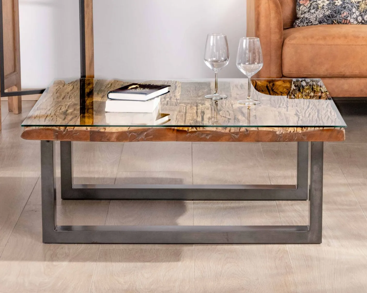 Hot Table de salon carrée en bois recyclé naturel plateau verre et pieds U noir antique "Cidade" Table Basse Carrée