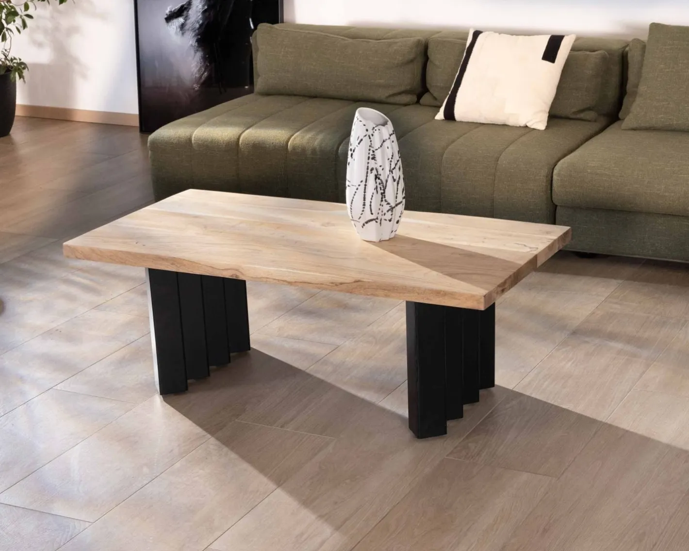 Discount Table de salon design en acacia naturel et pieds métal plissés "Audacio" Table Basse Rectangulaire