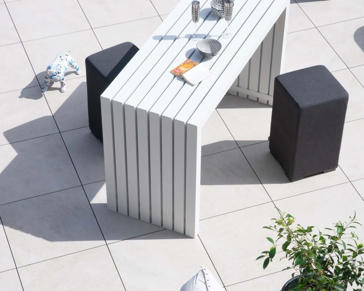 Hot Table haute design en aluminium blanc 160cm "Java Island" Table Haute Rectangulaire