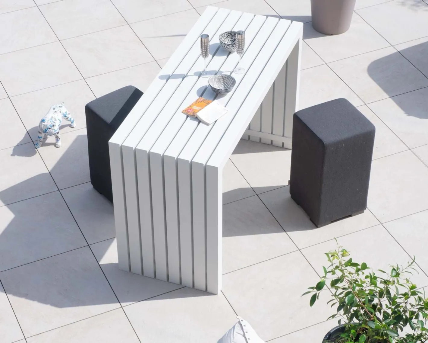 Hot Table haute design en aluminium blanc 160cm "Java Island" Table Haute Rectangulaire