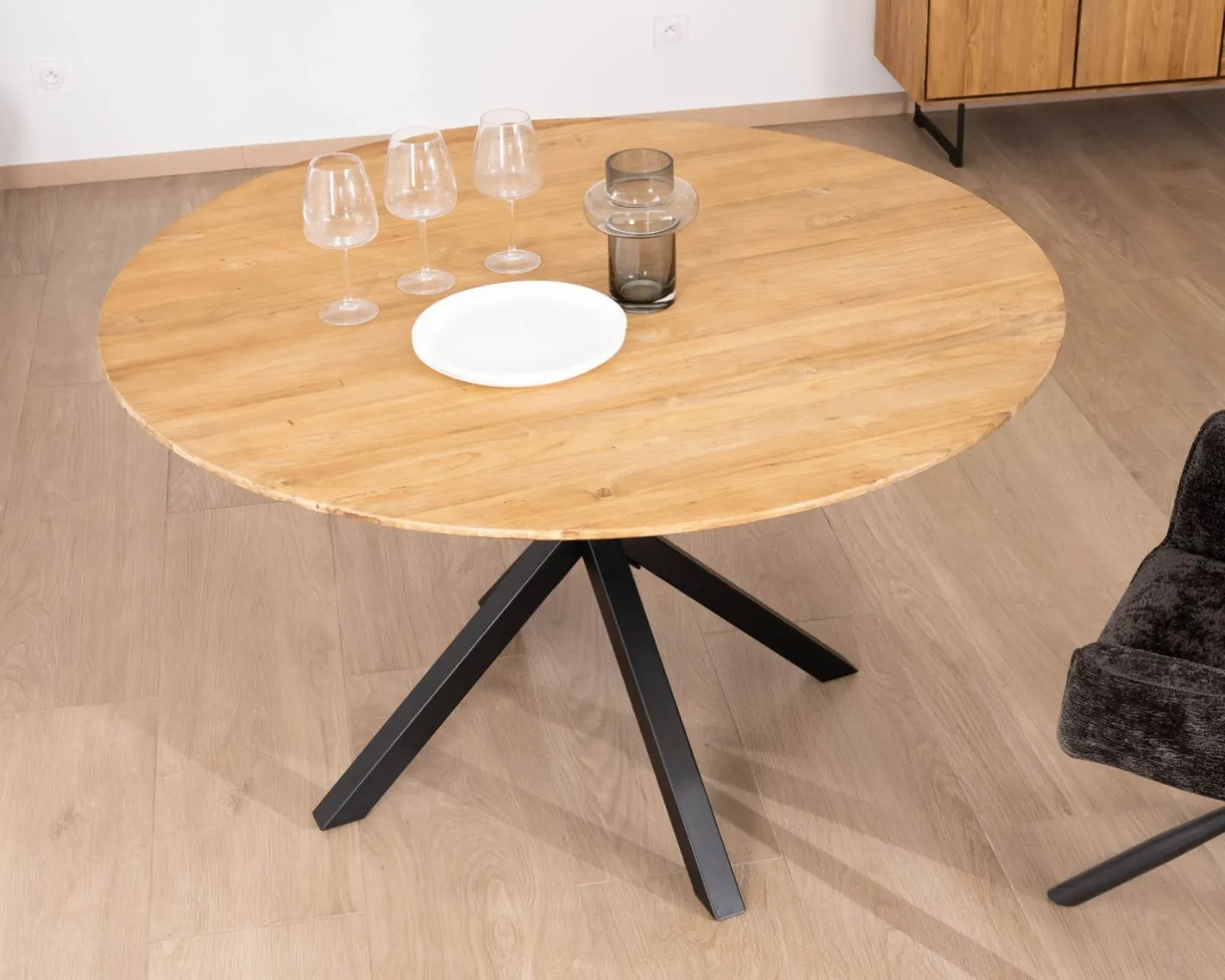 Table à manger ronde en teck recyclé et pieds mikado "Bahia" 130 cm Table À Manger Ronde Ou Ovale