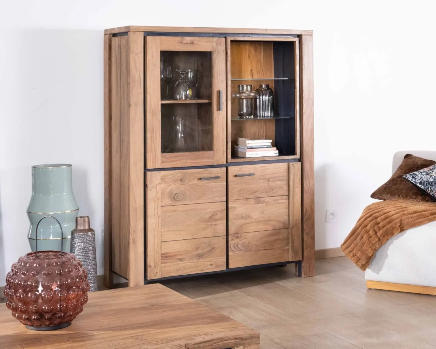 Outlet Vaisselier contemporain acacia massif relief noir 3 portes et niche avec étagères verres "Fantaisie" Vaisselier
