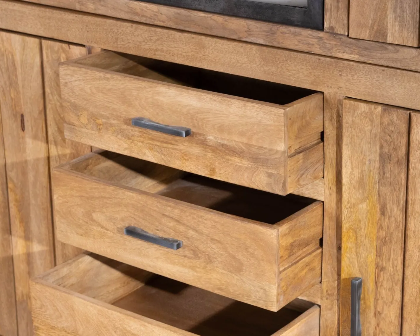 New Vaisselier contemporain 180 cm en manguier avec porte centrale vitrée "Presolino" Vaisselier