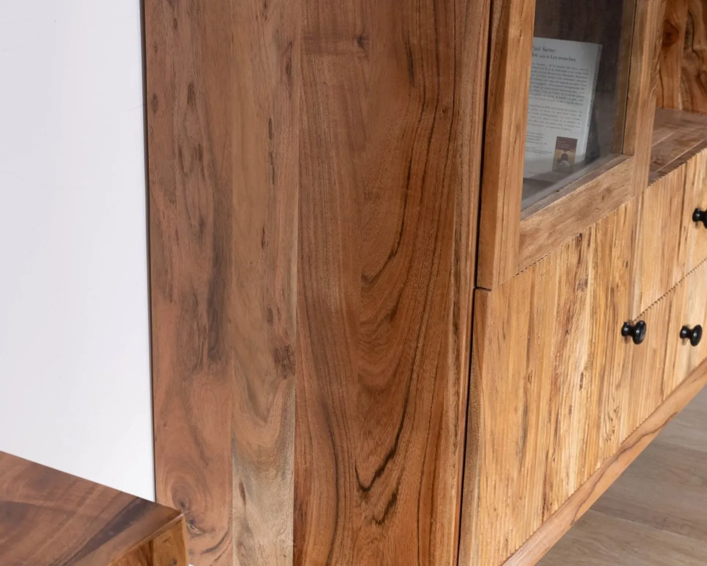 Outlet Vaisselier rétro en acacia et pieds métal "Wendy" avec façades gaufrées et portes vitrées Vaisselier|Vitrine Et Argentier