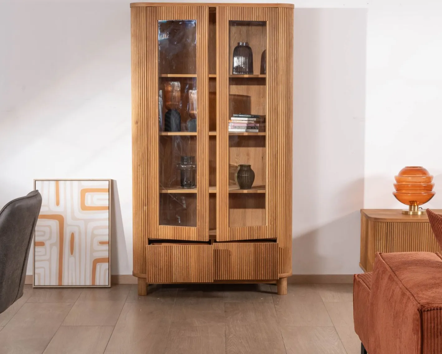 Online Vitrine avec 2 tiroirs bas style rétro "Winton" en chêne huilé aspect gaufré Vitrine Et Argentier|Rangement